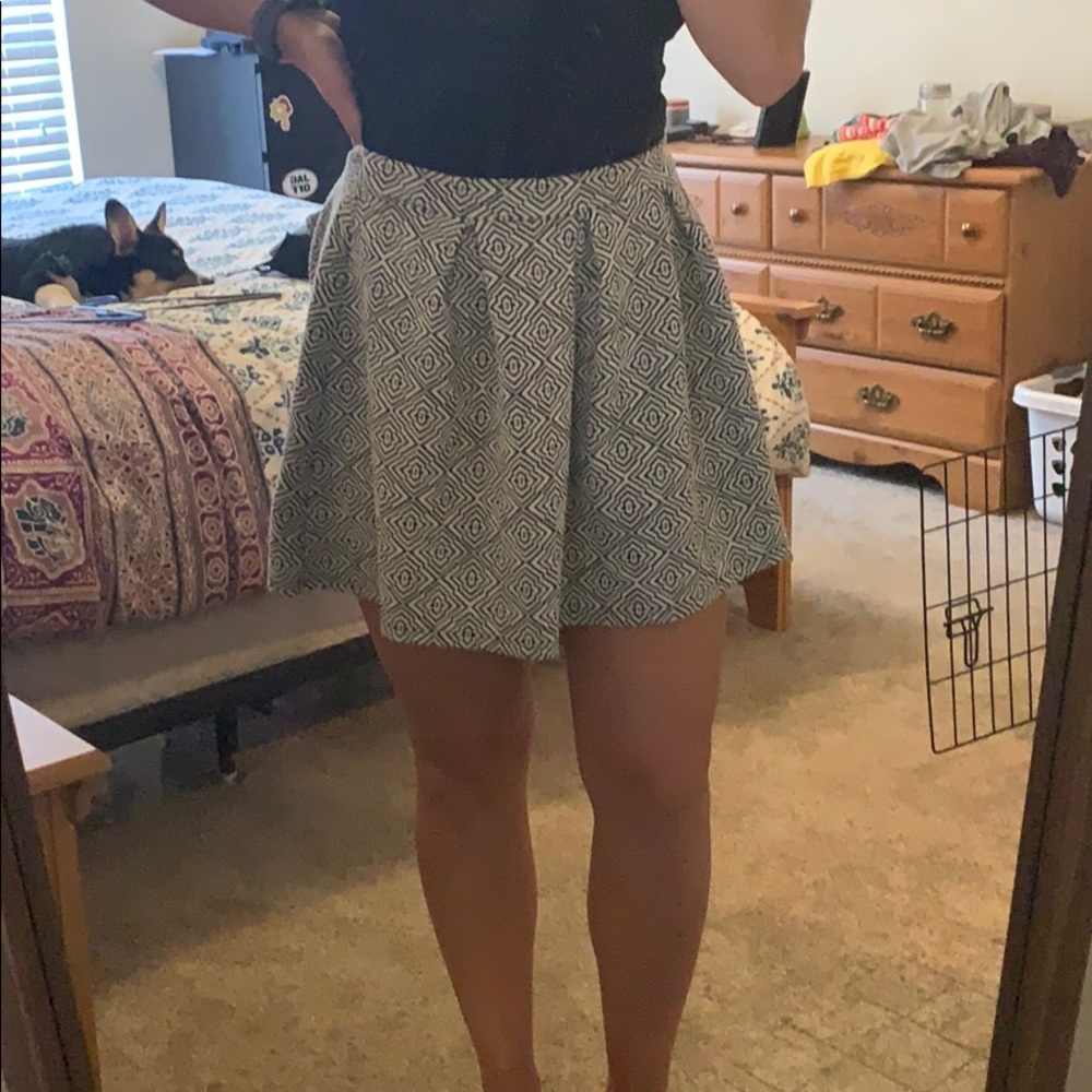 Black/white Patterned A-line skirt